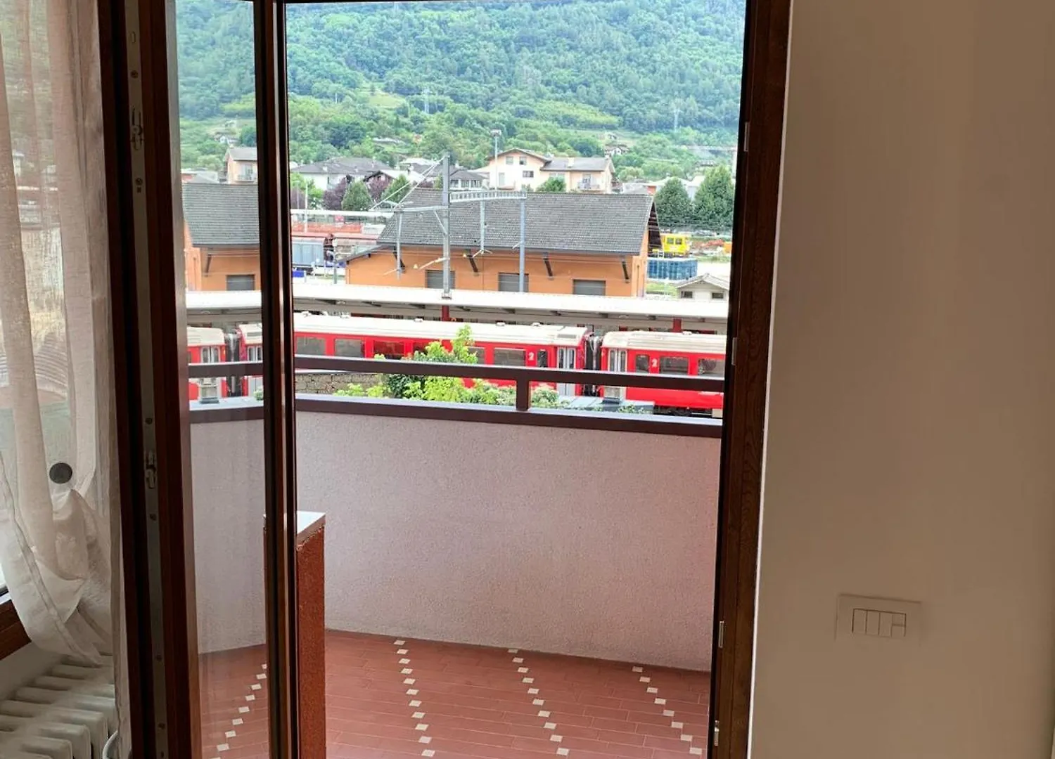 Rustic Apartment -200Mt From Berninaexpress تيرانو