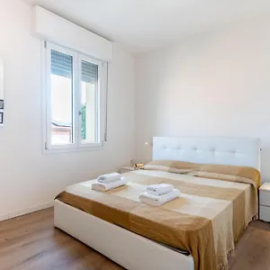 Chic Flat Near Center Parma